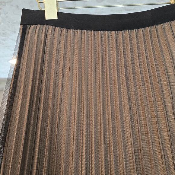 Womens Shein Tan Lace Pleated Dress Sz. Medium US 6 - Picture 4 of 7